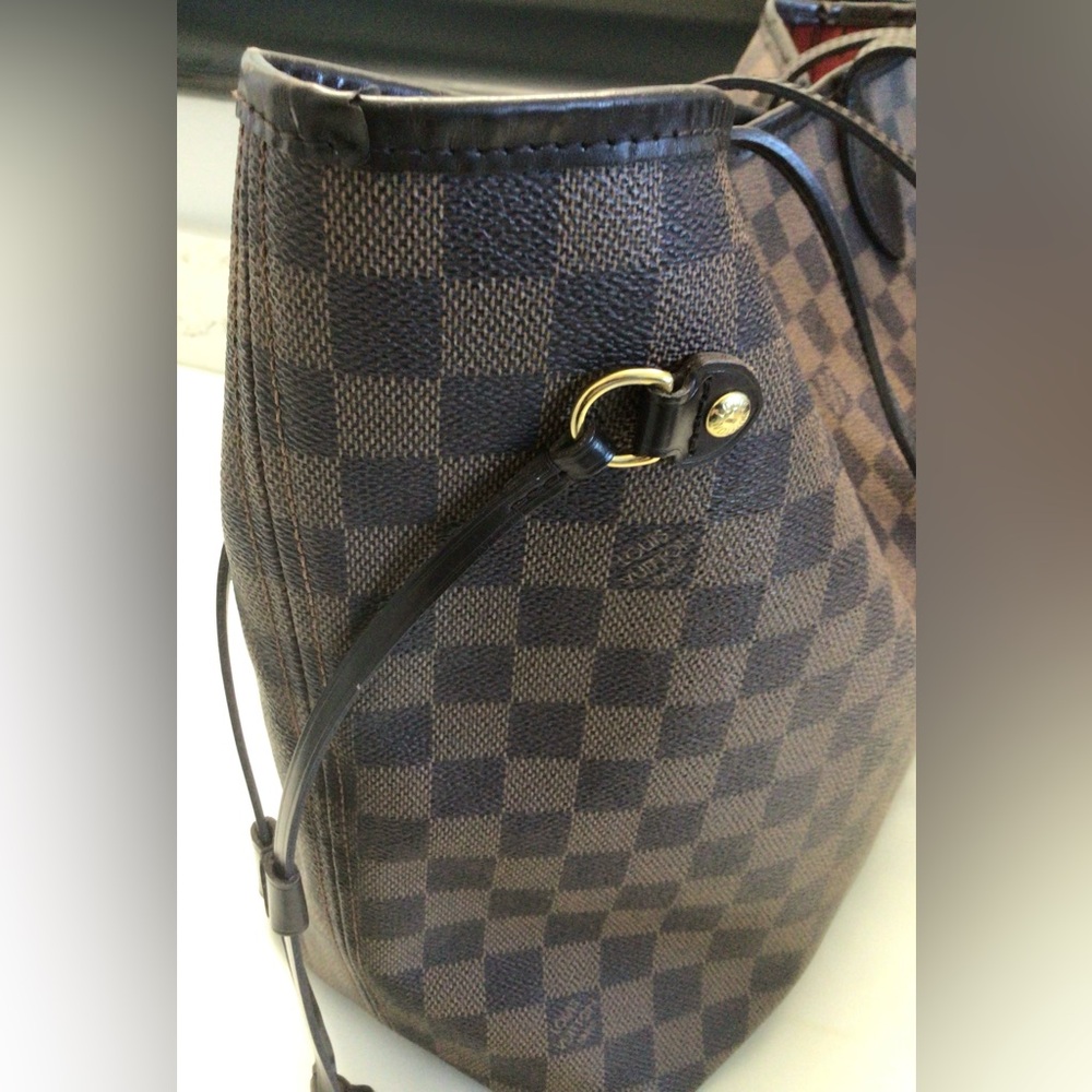Louis Vuitton Damier Neverfull MM Tote Bag - Picture 7 of 16